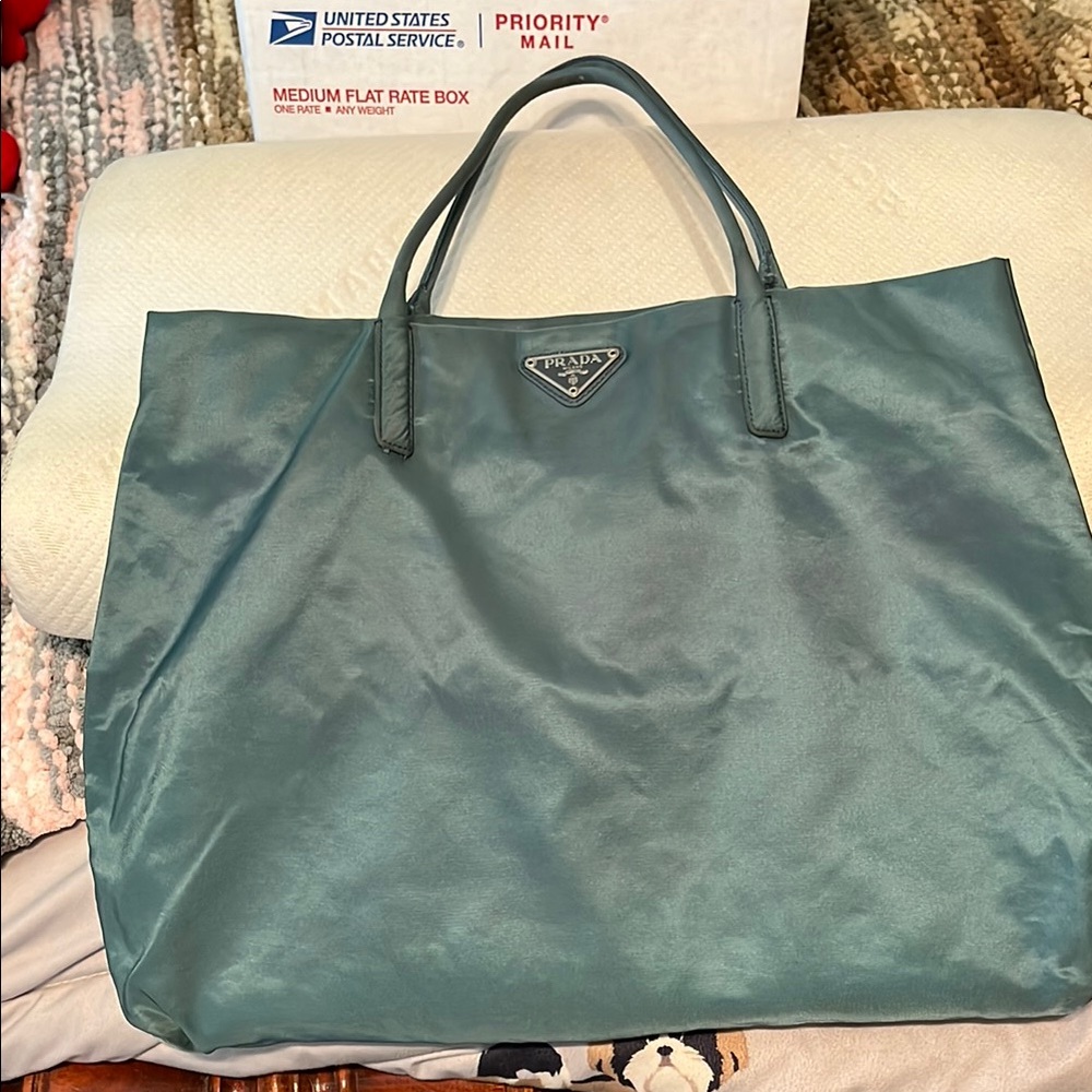 Flawed Prada Tessuto City Nylon Tote Bag Sophisticated Design Iridescent accents - Picture 4 of 17